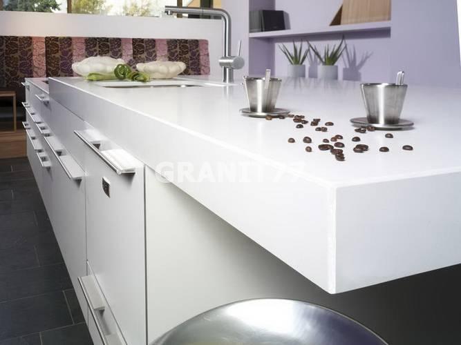 Белая кварцевая столешница из камня DW105 DIAMOND WHITE SAMSUNG для кухни в стиле hi-tech